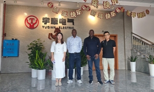 海外煤礦客戶到訪湘潭礦用電機車廠家